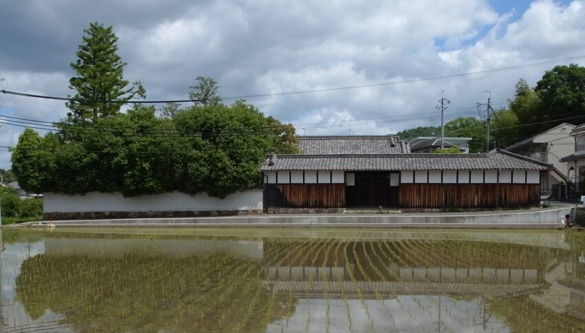 東多田夢勝庵と田園風景